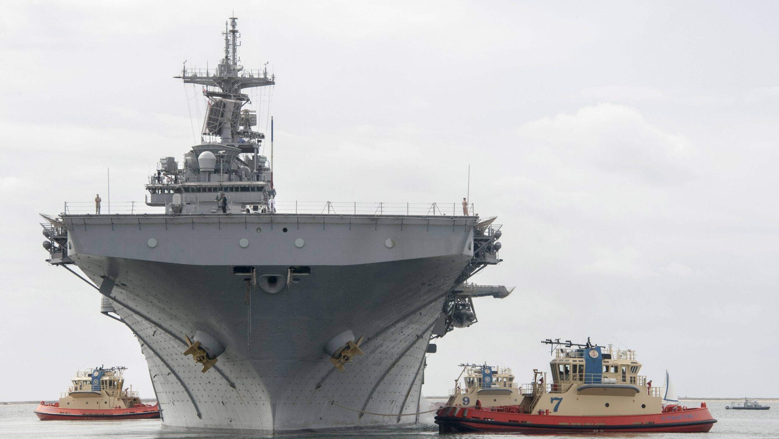 Navy secretary: Divers assessing USS Boxer breakdown, findings to be made public